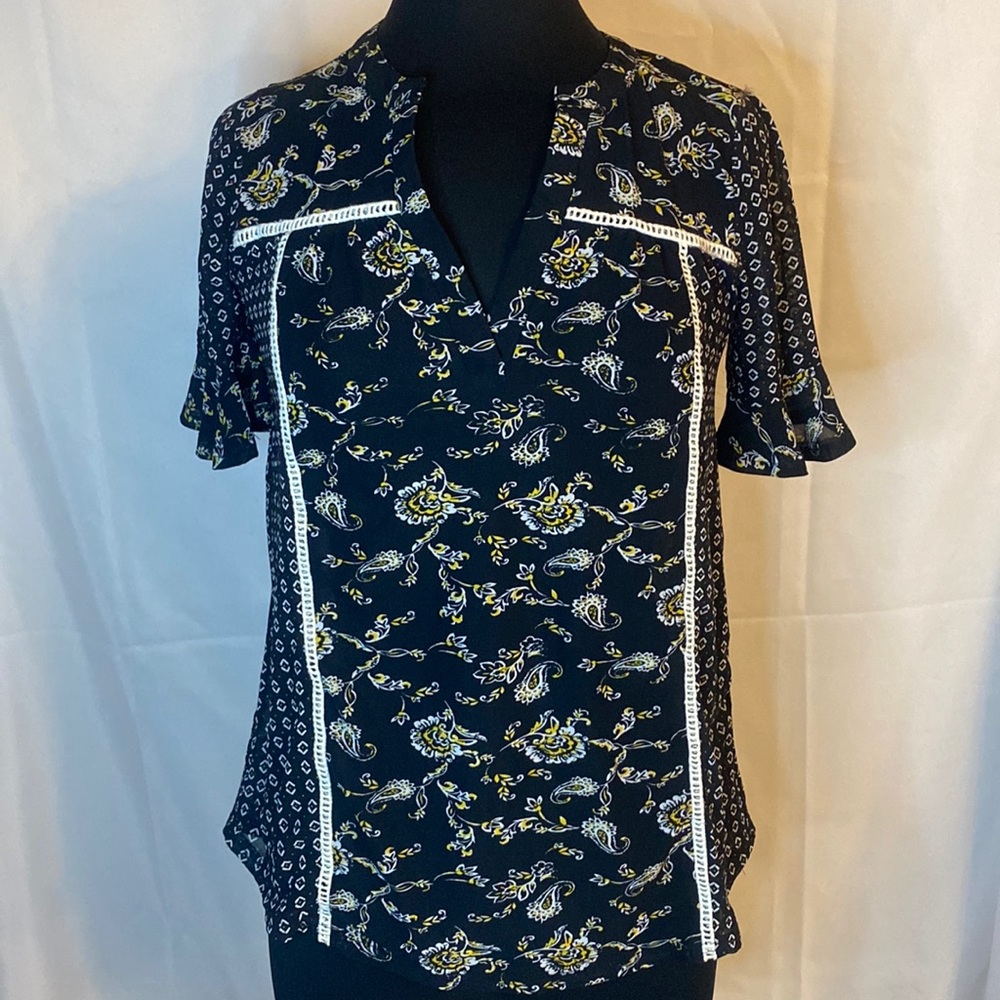 Super cute embroidered detail BoHo top